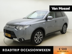 Mitsubishi Outlander - 2.0 PHEV Executive Edition X-Line | Navigatie | Climate Control | Camera | Keyless | Licht