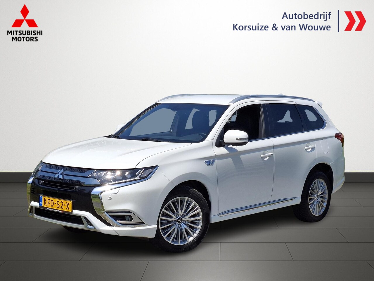 Mitsubishi Outlander - 2.4 PHEV Instyle Apple Carplay & Android auto | Stuur- en Stoelverwarming - AutoWereld.nl