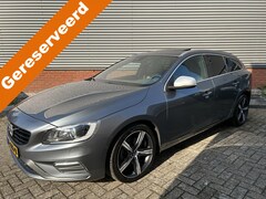 Volvo V60 - 2.0 D4 Business Sport | Automaat | Panoramadak | Trekhaak | Leder | Nette auto |