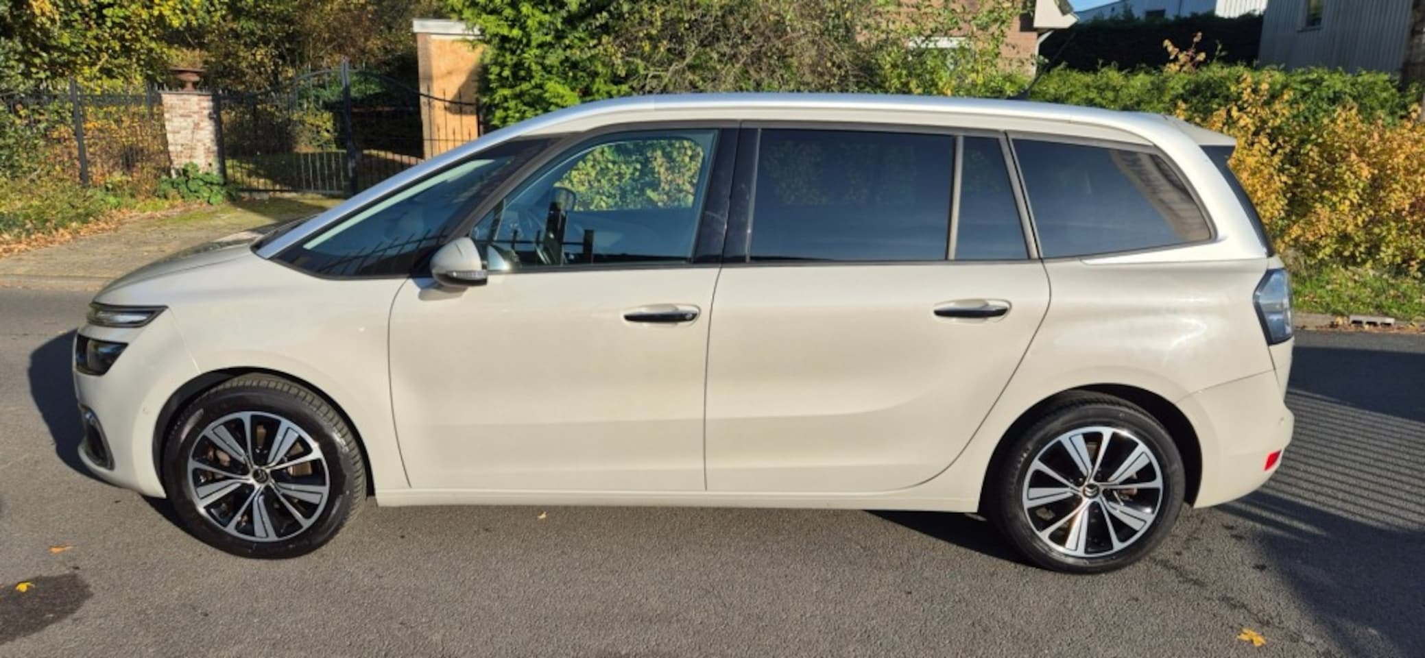 Citroën C4 Picasso - 1.2 Pure Tech Attraction 7 persoons - AutoWereld.nl