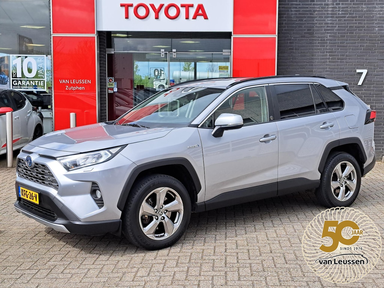 Toyota RAV4 - 2.5 HYBRID AWD DYNAMIC STUUR-STOELVERWARMING NAVIGATIE DRAADLOOS TEL. LADEN ELEK. ACHTERKL - AutoWereld.nl