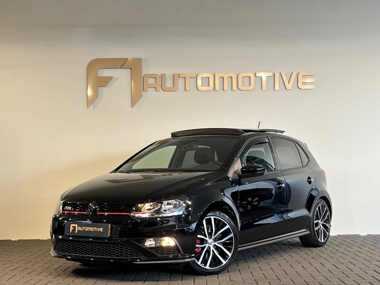 Volkswagen Polo - 1.8 TSI GTI Pano|Milltek|DSG|CarPlay|NAP - AutoWereld.nl