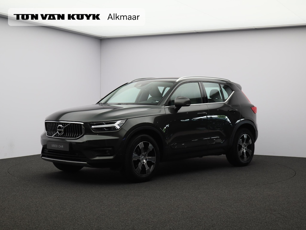 Volvo XC40 - 2.0 T4 190PK Inscription / Trekhaak / Lederen Bekleding / Stoelverwarming / Keyless / Park - AutoWereld.nl