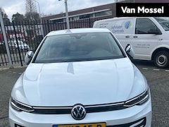Volkswagen Golf - 1.5 eHybrid Life Edition | Automaat | 360 graden Camera | Climate Control | Apple Carplay