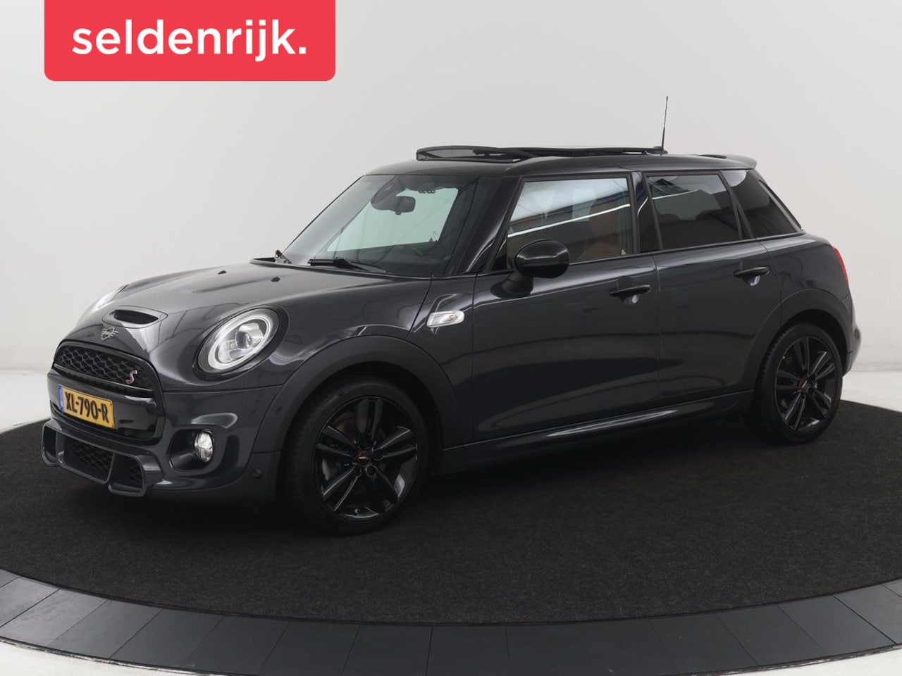 MINI 5-Deurs - 2.0 Cooper S | Panoramadak | Adaptive cruise | Harman / Kardon | Leder | Carplay | Camera - AutoWereld.nl