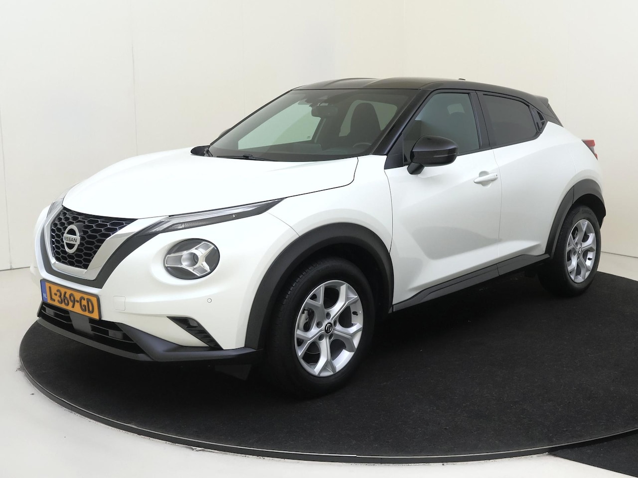 Nissan Juke - 1.0 DIG-T N-Connecta | BTW| Automaat | Navigatie Achteruitrijcamera Stoel/Stuur/Voorruitve - AutoWereld.nl