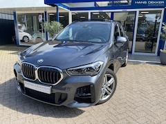 BMW X1 - sDrive18i High Executive M-Pakket / Pano / Stoelverwarming / Camera