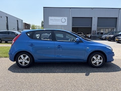 Hyundai i30 - 1.4i Blue Dynamic AIRCO/Rechts gestuurd