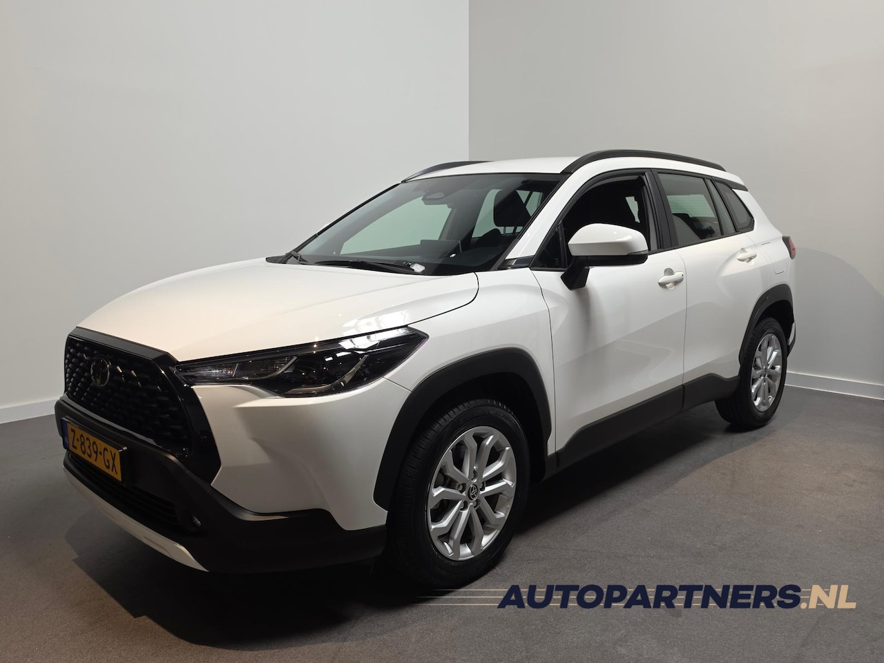 Toyota Corolla Cross - Hybrid 140 Business - Apple Carplay/Android Auto - Adaptive Cruise - Trekhaak - Virtual Co - AutoWereld.nl