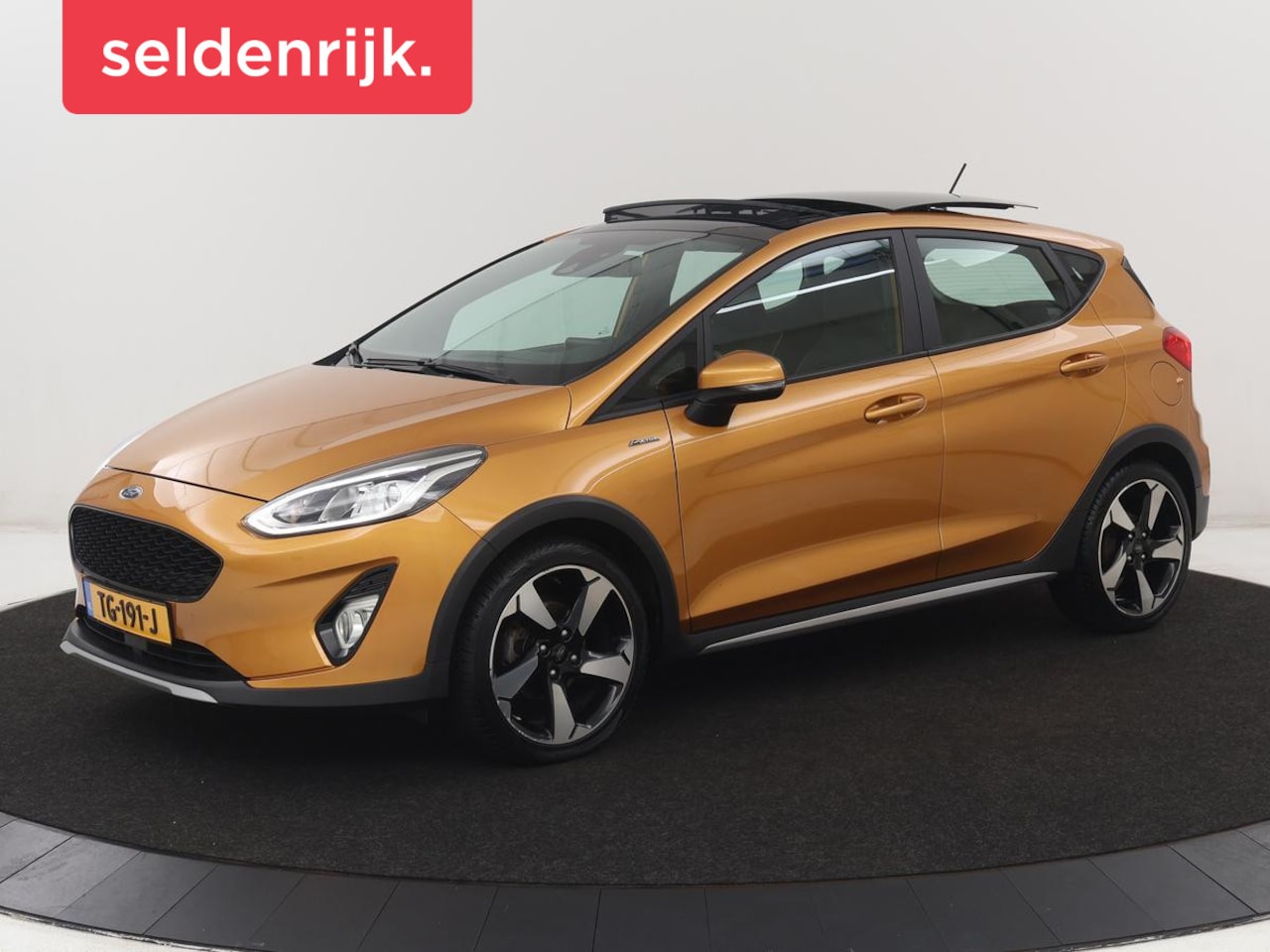Ford Fiesta - 1.0 EcoBoost Active First Edition | Panoramadak | Adaptive Cruise control | Parkeerhulp | - AutoWereld.nl