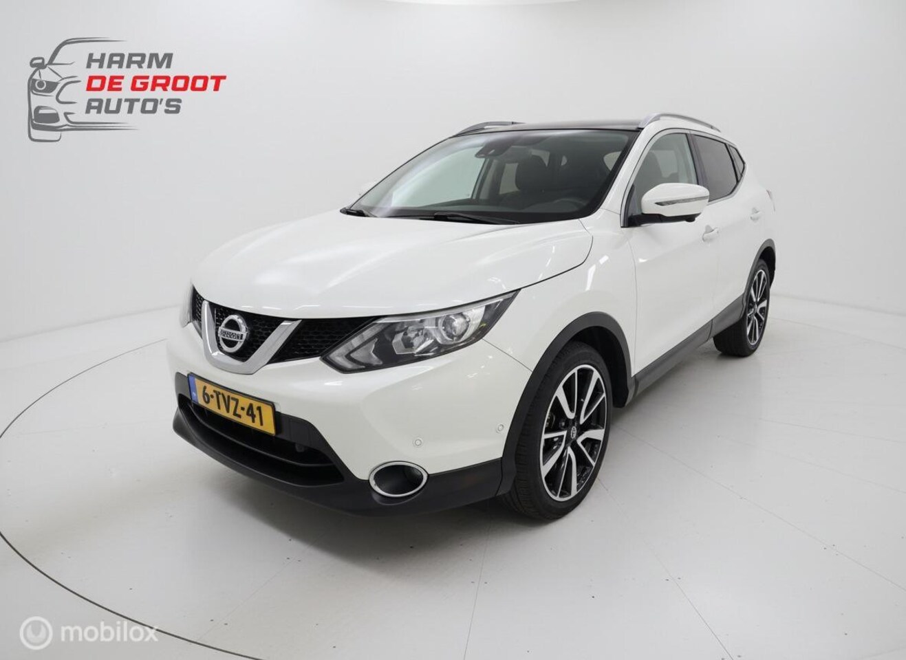 Nissan Qashqai - 1.2 Premier Edition/Pano/Cruise/360' camera - AutoWereld.nl