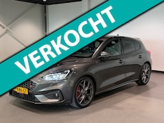 Ford Focus - 2.3 EcoBoost ST-3 Bang&Olufsen|Miltek|Trekhaak|Nieuwstaat