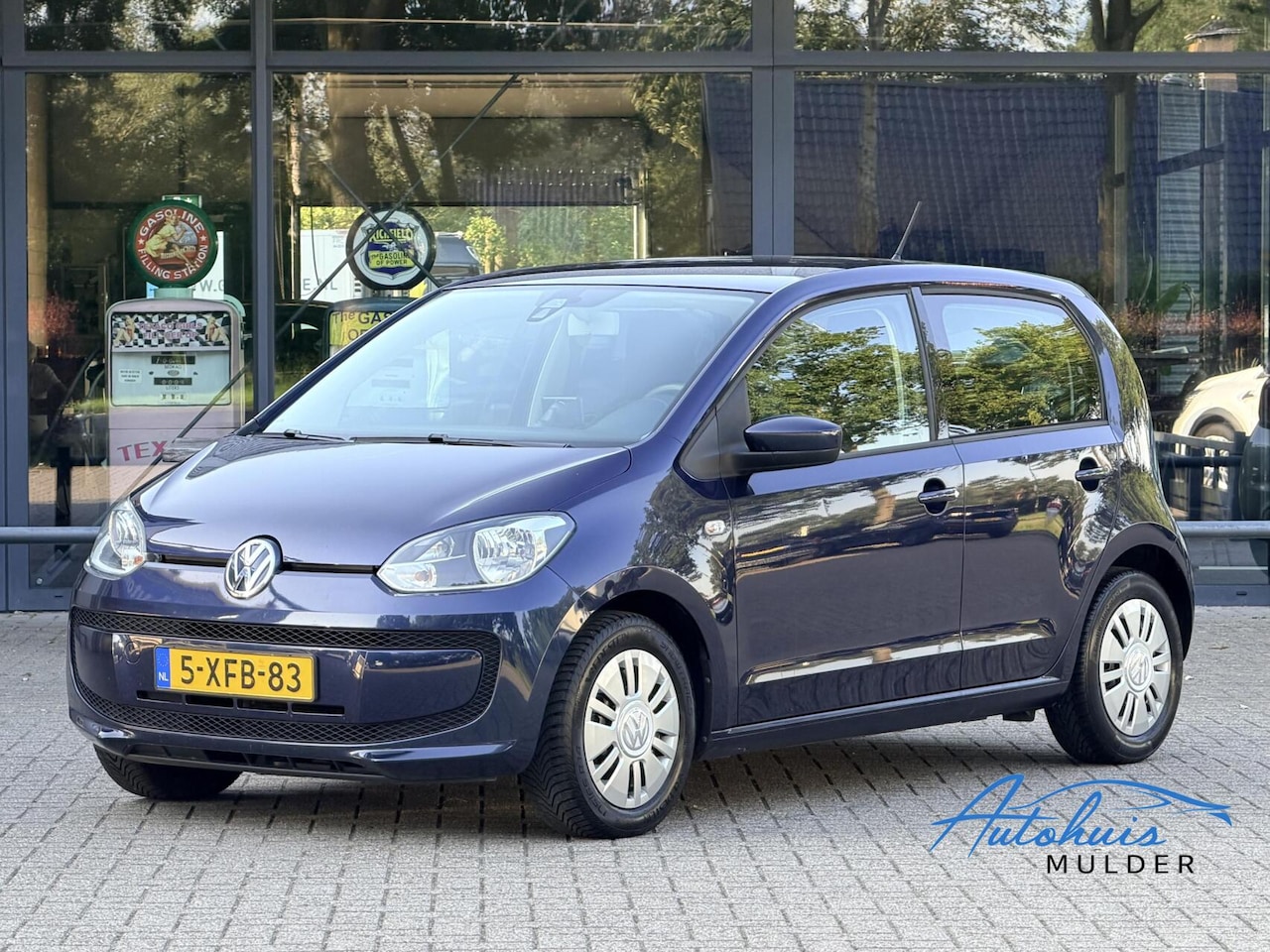 Volkswagen Up! - 1.0 move up! BlueMotion | Airco | Navigatie | 2e Eigenaar | Volledig Onderhouden - AutoWereld.nl