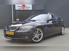 BMW 3-serie Touring - 325I Touring/Automaat/Xenon/Leder/Navi/193M 18'/Trekhaak/NAP