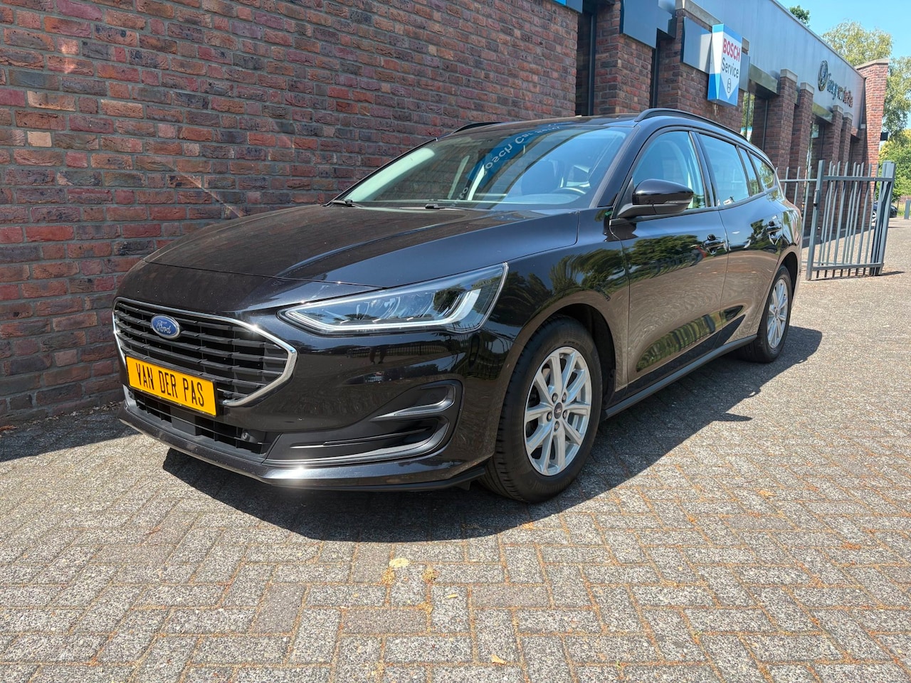 Ford Focus Wagon - 1.0 EcoBoost Hybrid 125PK Trend Business|PDC|Carplay - AutoWereld.nl