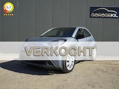 Toyota Aygo X - 1.0-l-VVT-i Business Dealeronderh. / Smartphone Integratie / DAB radio / Achteruitrijcamer