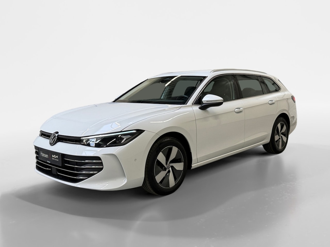 Volkswagen Passat Variant - 1.5 eTSI Business I Trekhaak I Leder I Massage I Stoelverwarming I Elek. Achterklep - AutoWereld.nl