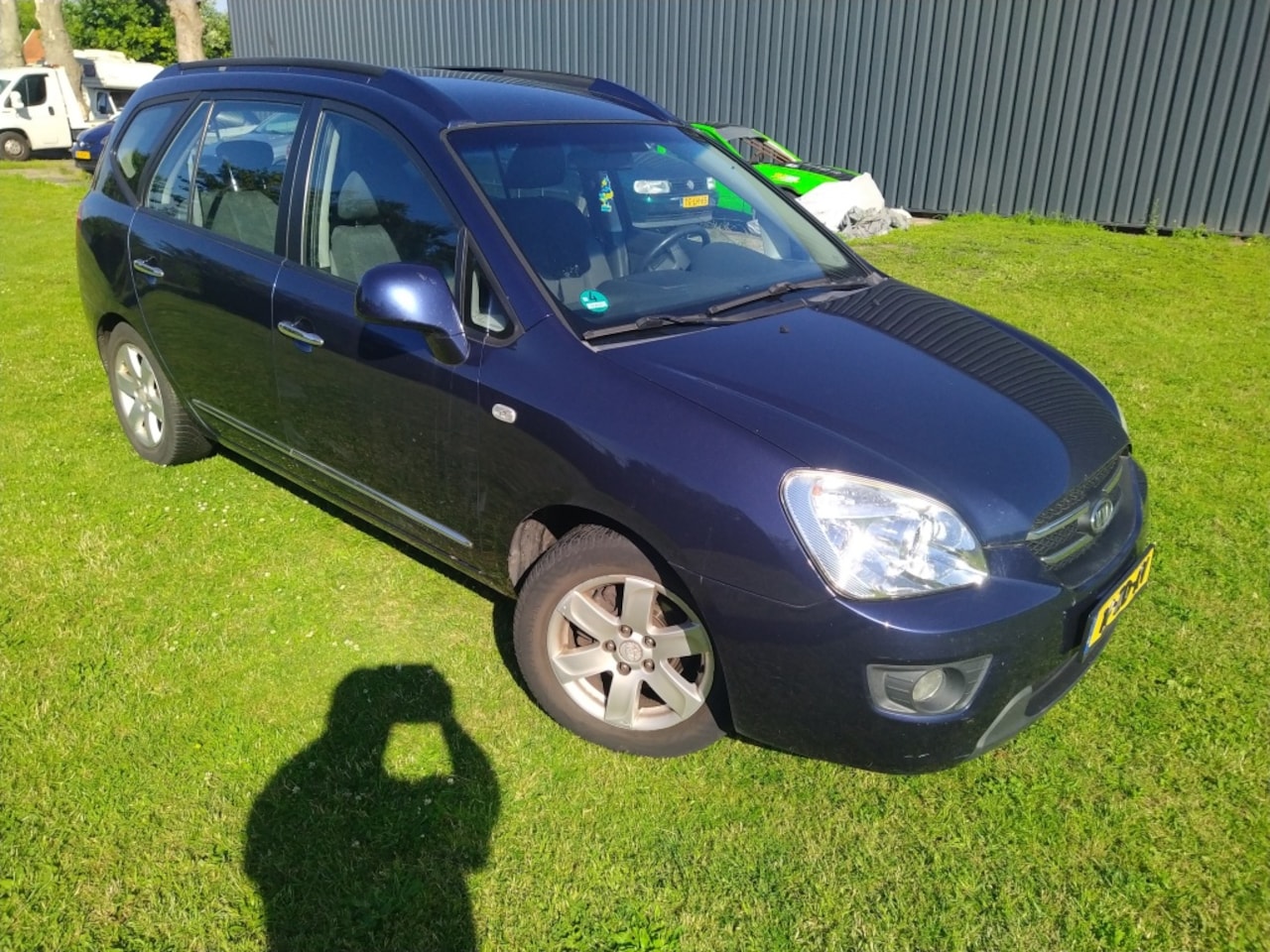 Kia Carens - 2.0 CVVT X-ecutive 2.0 CVVT X-ecutive - AutoWereld.nl