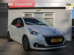 Peugeot 208 - 1.2 PureTech Roland Garros Automaat, nieuwe distributie-apk- beurt. vol opties zoals: navi