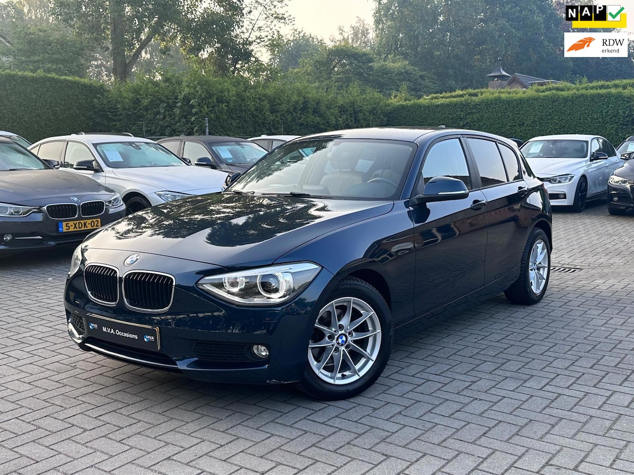 BMW 1-serie - 116i Upgrade Edition|Nieuwe Ketting + Klepseals|Leder|Xenon|Navigatie|Cruise control|Nette - AutoWereld.nl