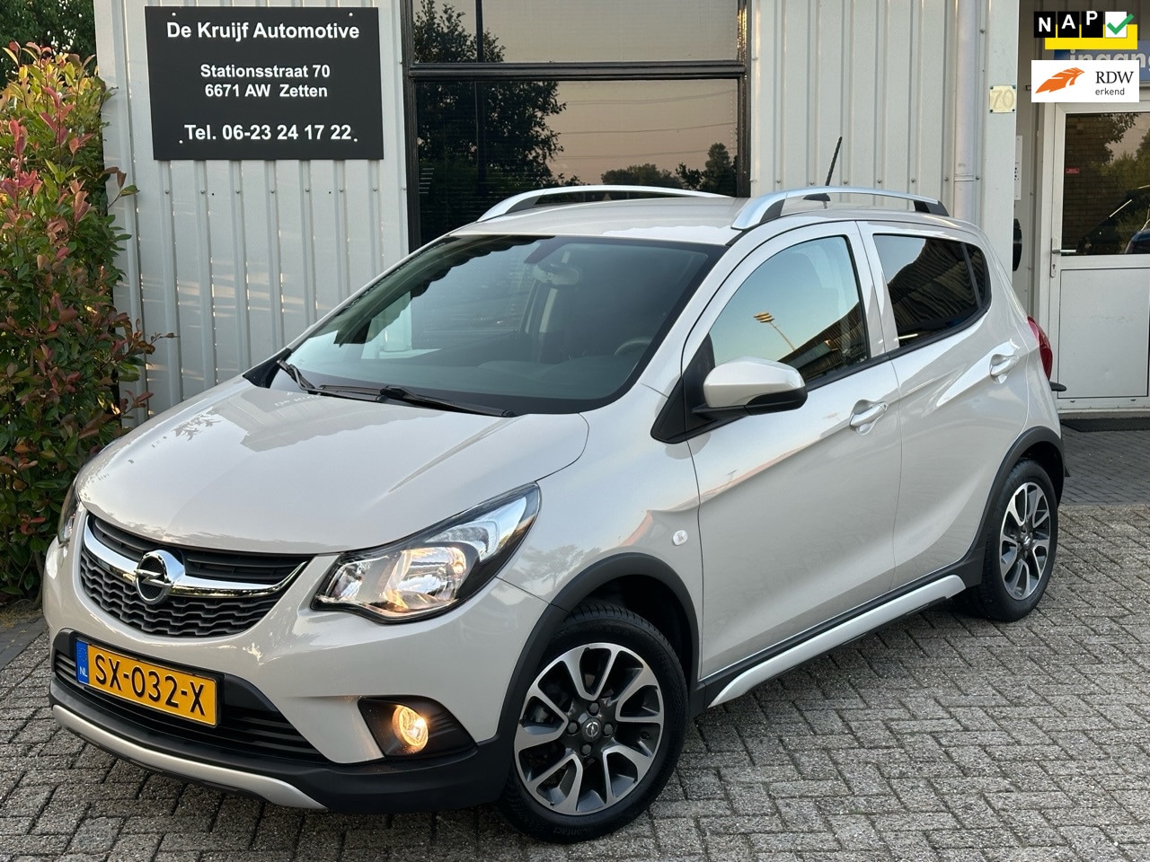 Opel Karl - 1.0 Rocks Online Edition|CARPLAY|NAVIGATIE|PARKEERSENSOREN|CRUISE|LM 15''|AIRCO|GETINT GLA - AutoWereld.nl