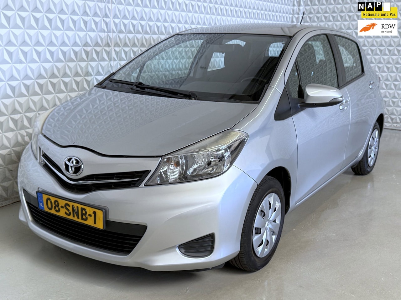Toyota Yaris - 1.0 VVT-i 5drs Aspiration CAMERA / NAVIGATIE (2011) - AutoWereld.nl