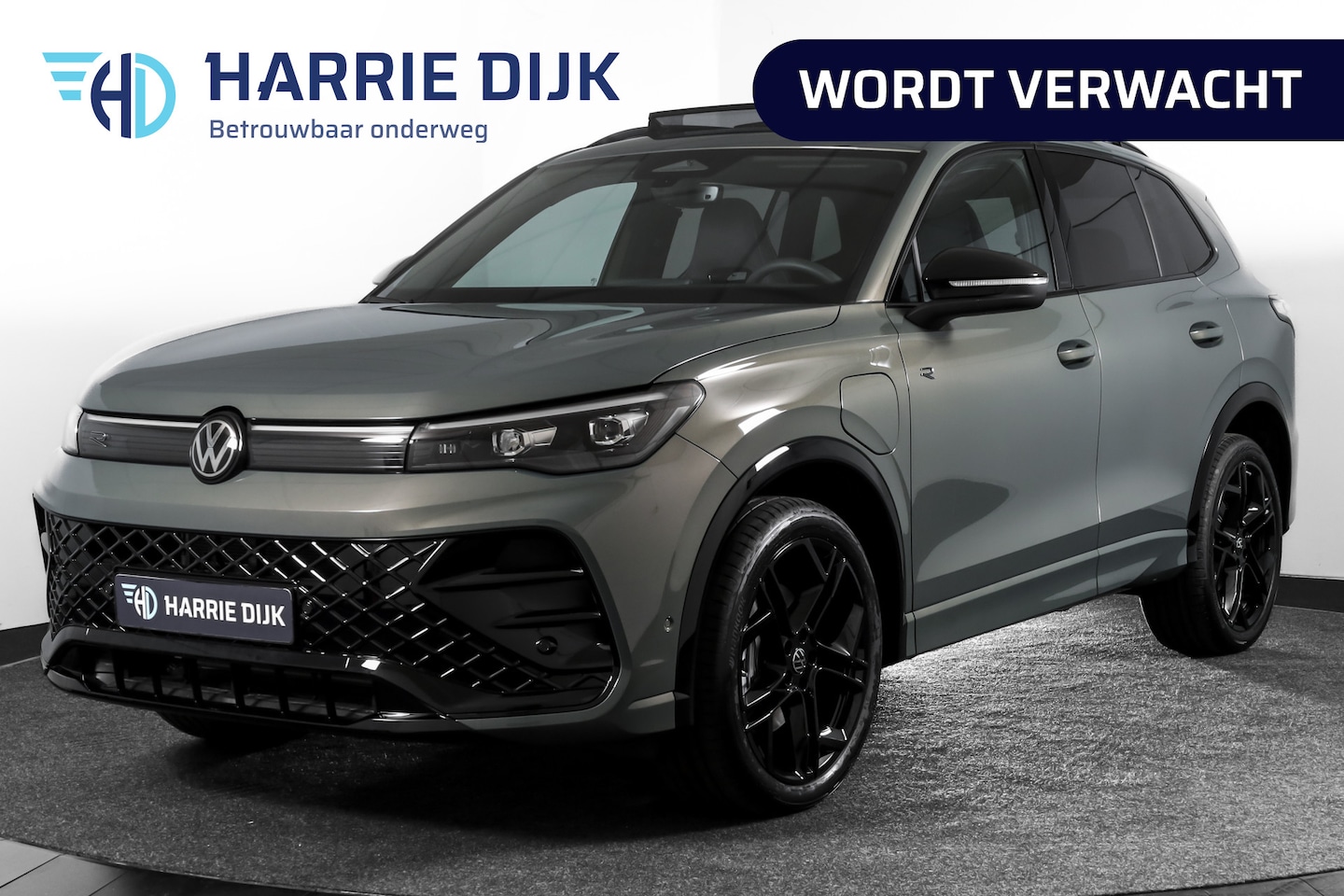 Volkswagen Tiguan - 1.5 eHybrid R-Line Edition 272 PK | Black Style | 15 inch Navi | Elek. Trekhaak | IQ Light - AutoWereld.nl
