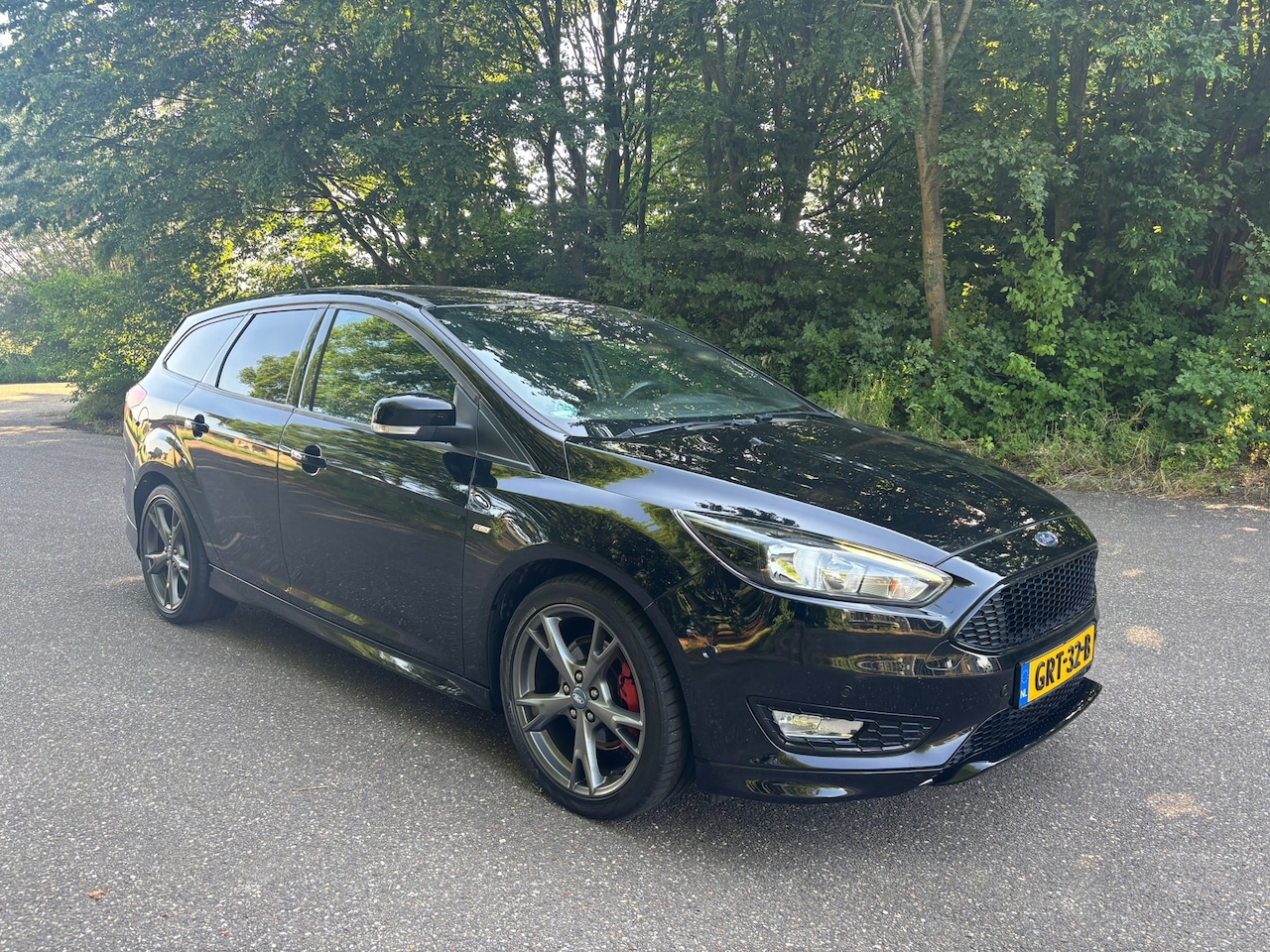 Ford Focus Wagon - 1.5 Titanium | ST-Line | Aut. | Camera | APK 11-'26 - AutoWereld.nl