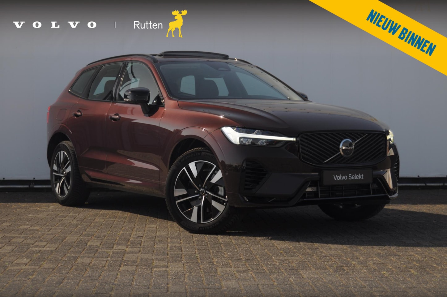 Volvo XC60 - T6 350PK Automaat AWD Plus Dark / Trekhaak / BLIS / Adaptieve cruise control / Panoramadak - AutoWereld.nl