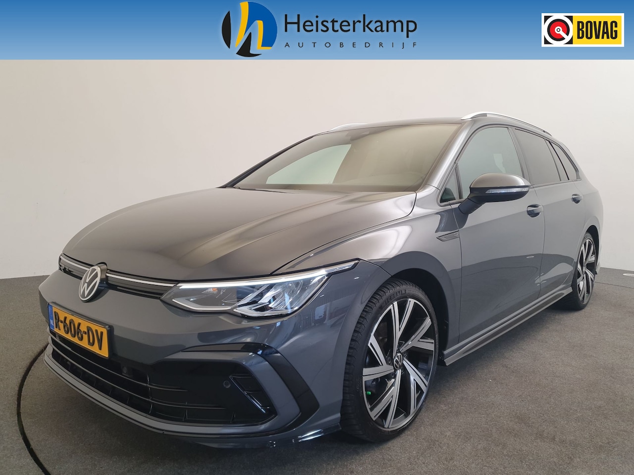 Volkswagen Golf Variant - 1.5 eTSI DSG/AUT 150pk R-Line Wegklapbare Trekhaak, Camera, Winterpakket - AutoWereld.nl
