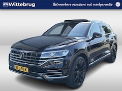 Volkswagen Touareg - 3.0 TSI eHybrid Elegance 4MOTION / AUTOMAAT/ 381 PK/ PANO/ LUCHTVERING/ TREKHAAK/ LEER/ CA