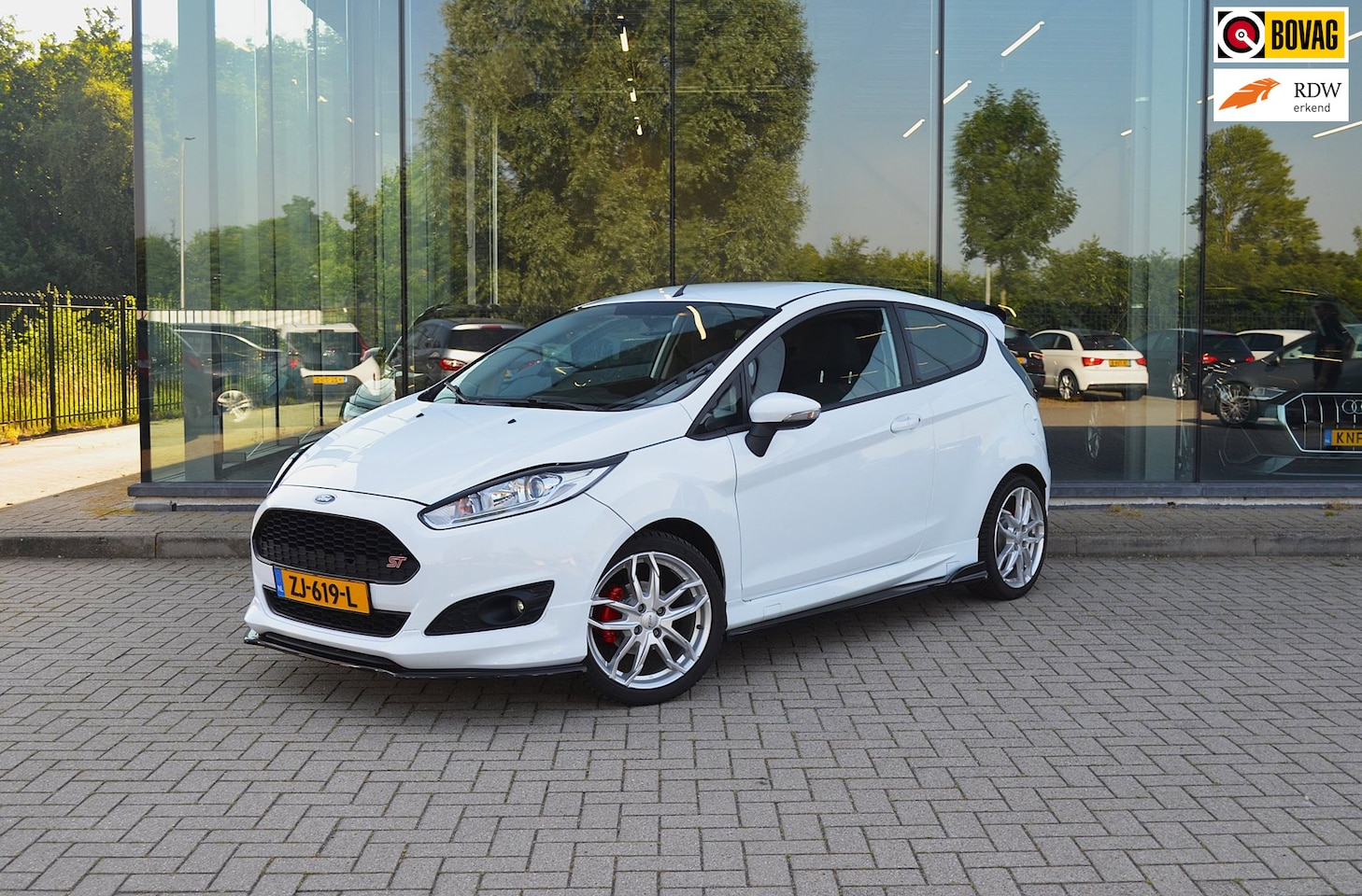 Ford Fiesta - 1.25 Titanium 5-deurs | Airco | Elek ramen voor | Stoel Verw.| PDC - AutoWereld.nl