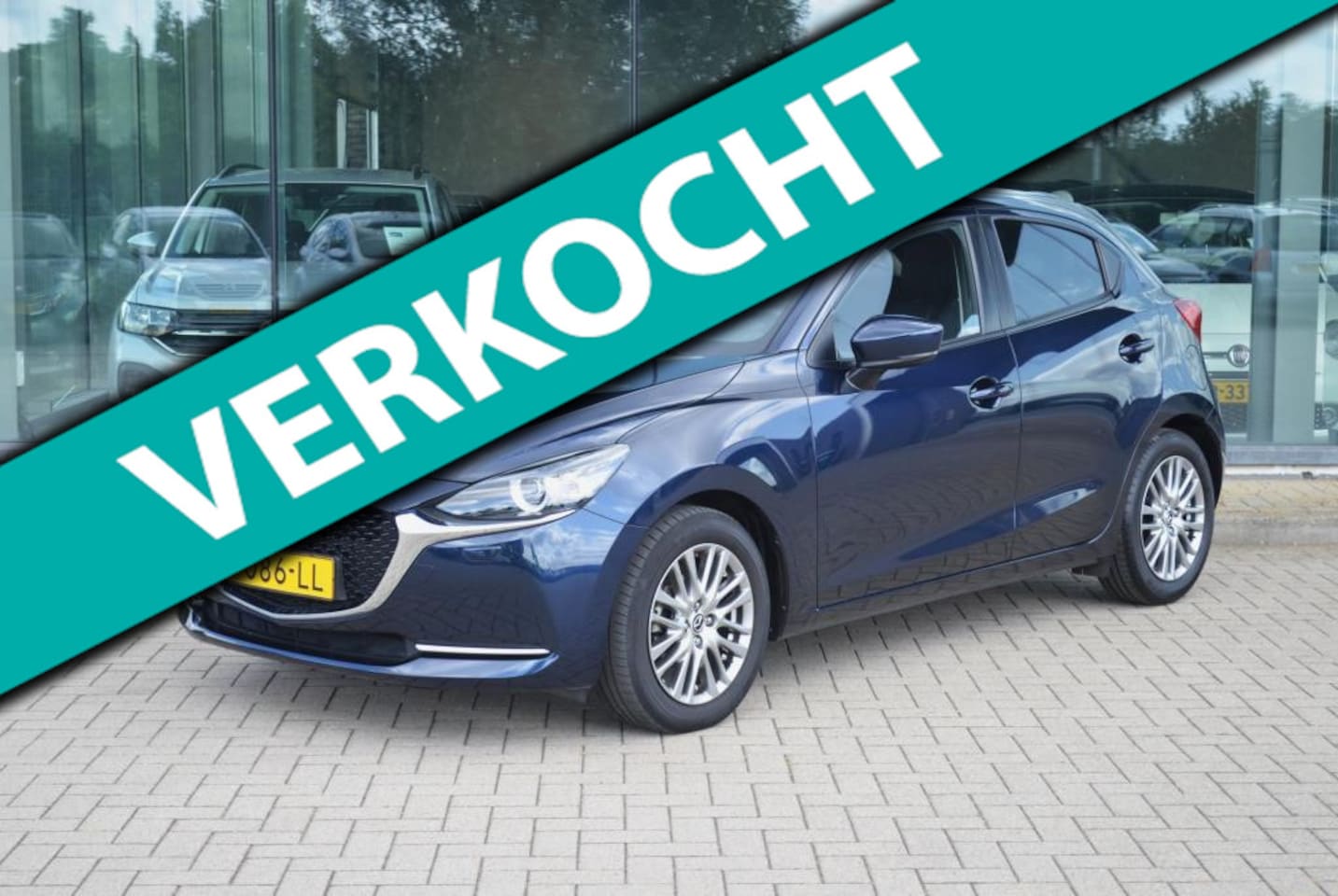 Mazda 2 - 1.5 Skyactiv-G Luxury |Stoelverwarming | Keyless | Carplay | Dodehoek detectie | Stuur ver - AutoWereld.nl