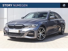 BMW 3-serie - 318i Executive Automaat / Schuif-kanteldak / Sportstoelen / Achteruitrijcamera / Getint gl