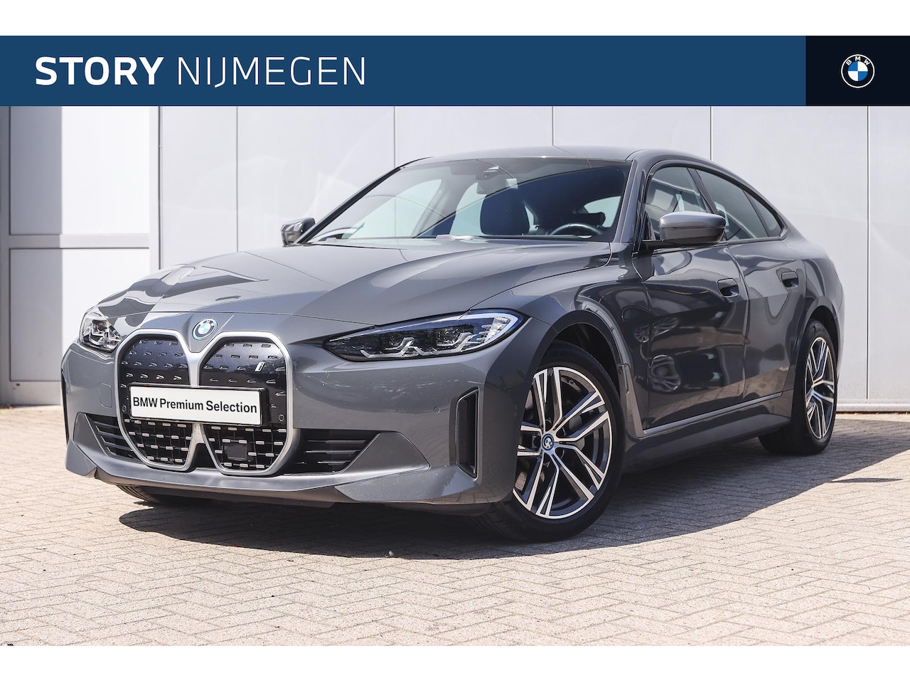 BMW i4 - eDrive40 / Cruise Control / Achteruitrijcamera / Stoelverwarming / PDC - AutoWereld.nl
