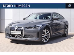 BMW i4 - eDrive40 / Cruise Control / Achteruitrijcamera / Stoelverwarming / PDC