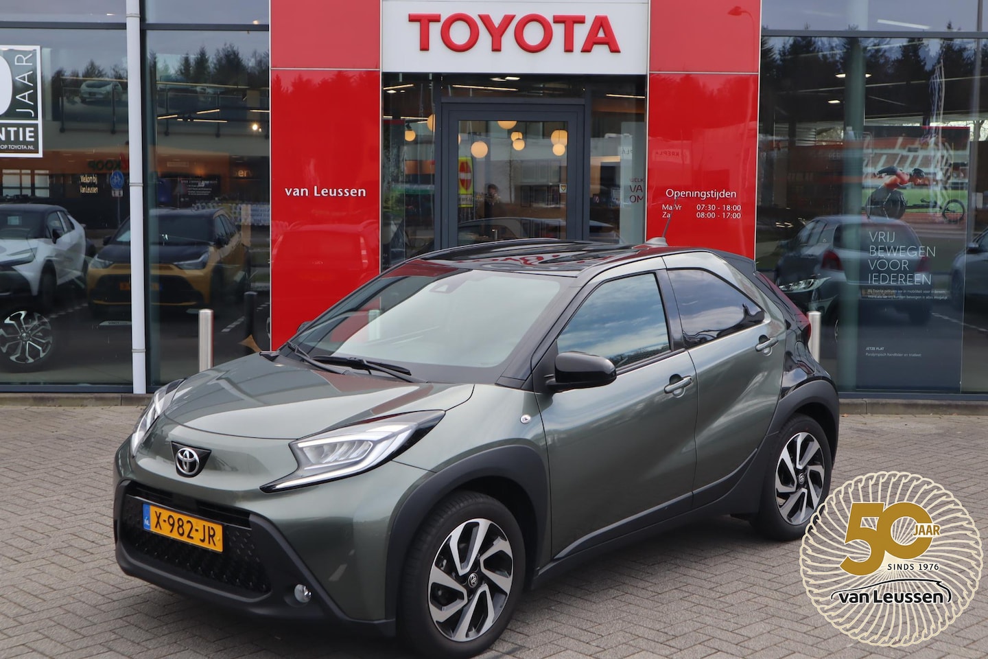Toyota Aygo X - PULSE NL-AUTO 1e-EIGENAAR CLIMA NAVI APPLE/ANDROID LM-VELGEN PRIVACY-GLASS - AutoWereld.nl
