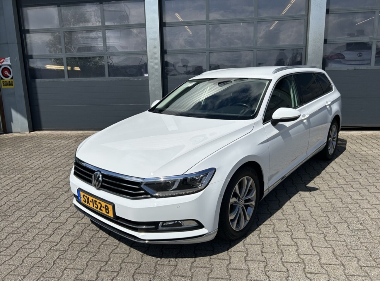 Volkswagen Passat Variant - 1.4 TSI 125pk BMT 7-DSG Highline - AutoWereld.nl