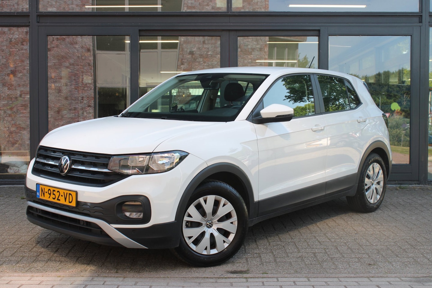 Volkswagen T-Cross - 1.0 TSI T-Cross | Trekhaak | Carplay | Parkeersensoren | Isofix | - AutoWereld.nl
