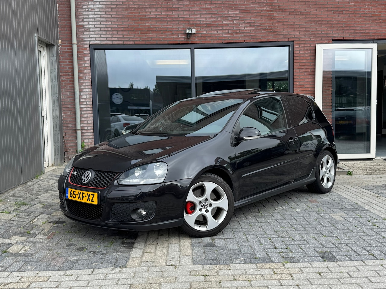 Volkswagen Golf - 2.0 TFSI GTI | 06-2027 APK! | Pano | Cruise | Clima | - AutoWereld.nl