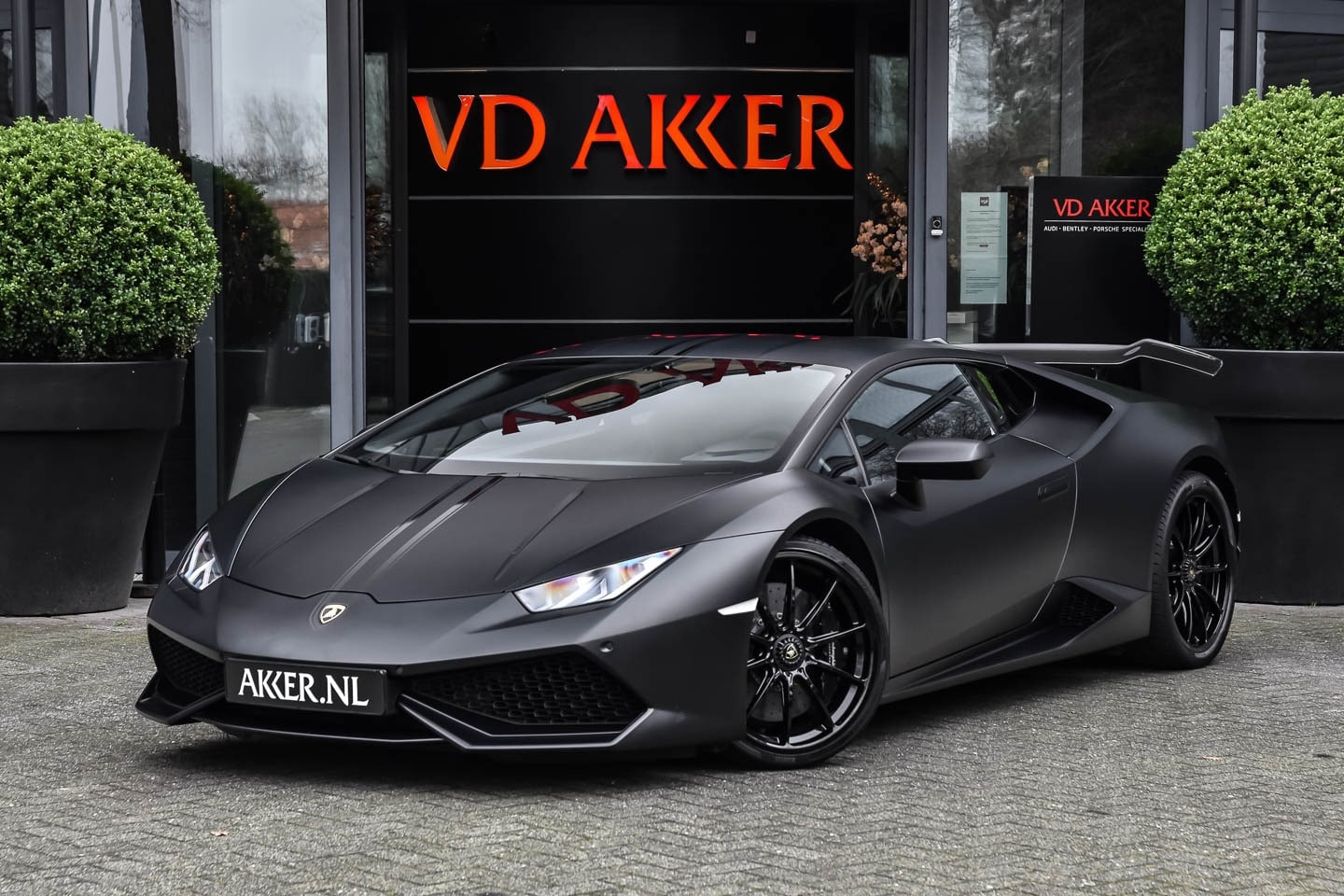 Lamborghini Huracán - 5.2 V10 LP610-4 | Liftsysteem | Carbon Spoiler | Carbon Stuur | Origineel Matzwart - AutoWereld.nl