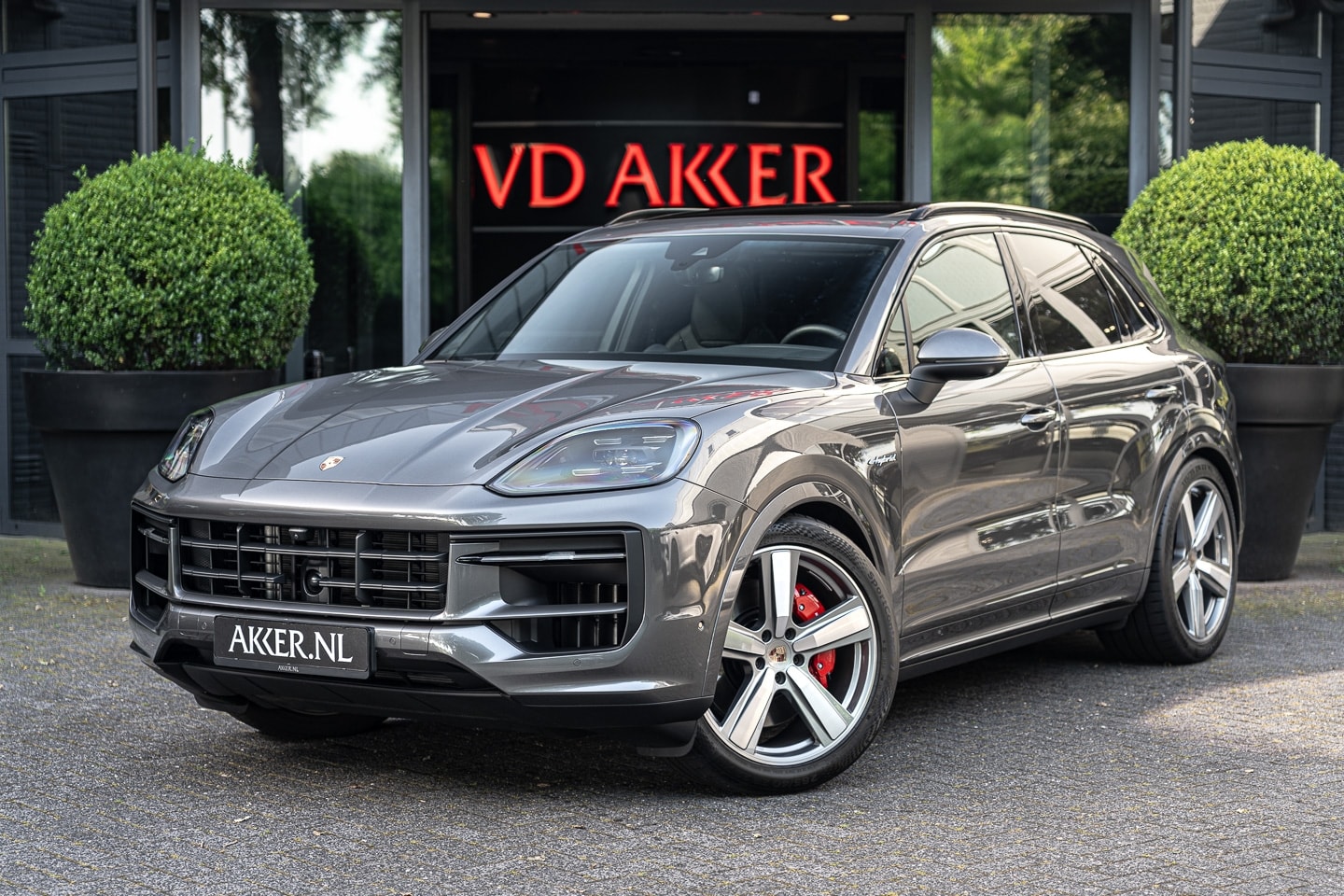 Porsche Cayenne - S E-Hybrid SportDesign | BOSE | Trekhaak | Pano | ACC | 22 Inch | 360° Camera - AutoWereld.nl