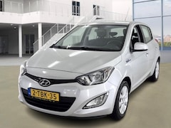 Hyundai i20 - 1.2i i-Deal Cool Airco Lichtmetalen velgen