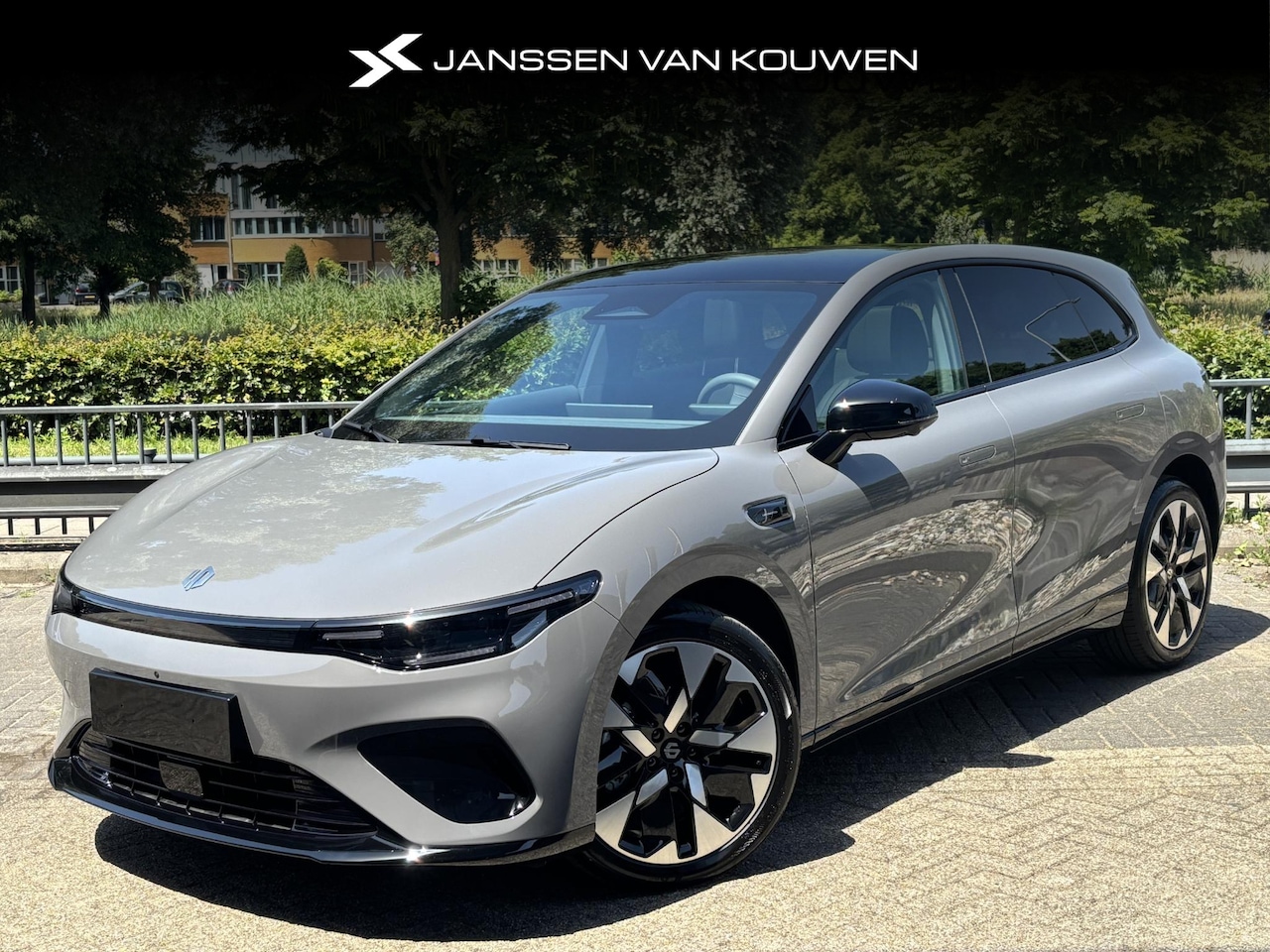 Leapmotor B05 - ProMax Design 67.1 kWh | NIEUW BINNEN! | Tot 482km Actieradius | - AutoWereld.nl