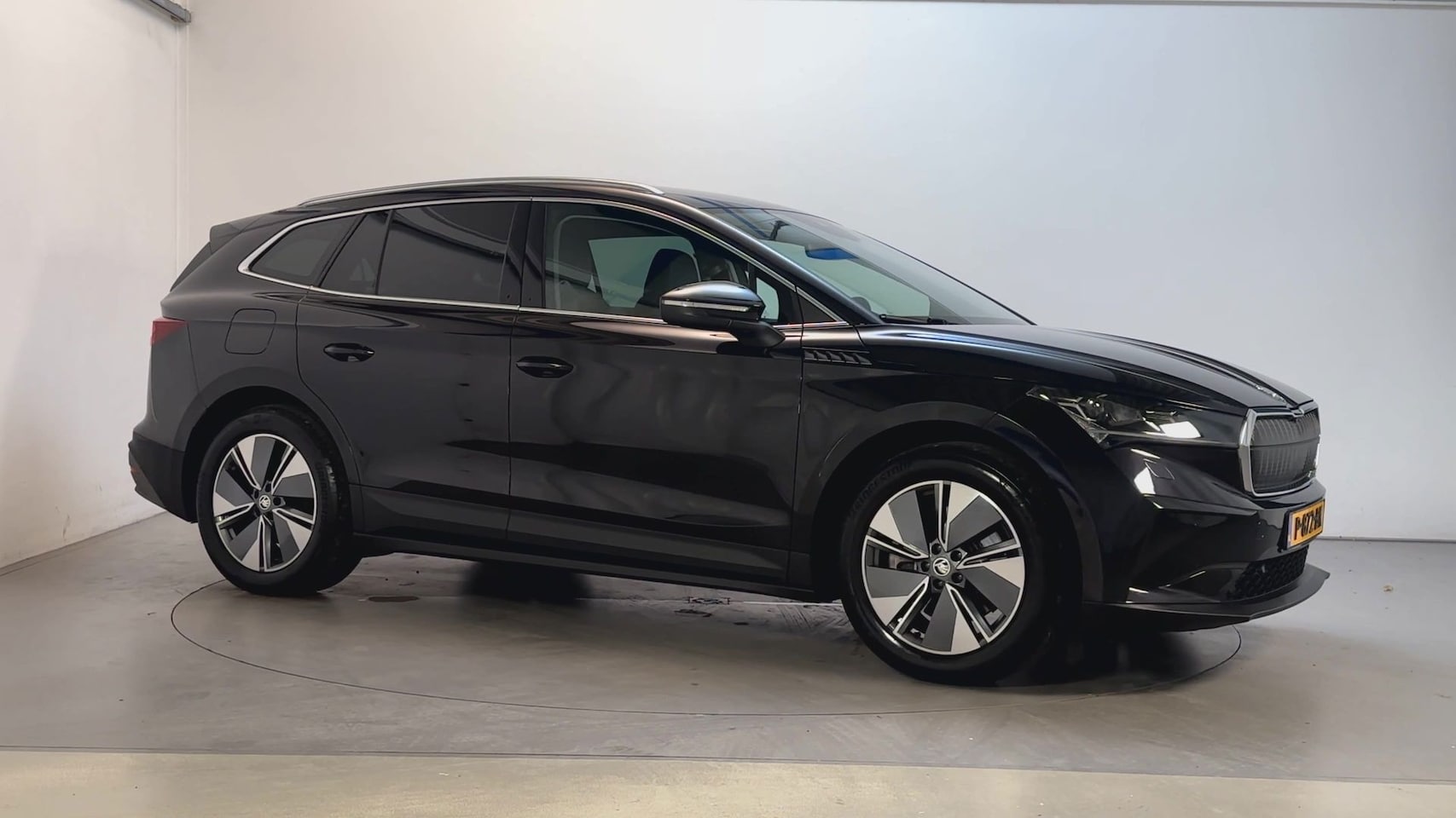 Skoda Enyaq iV - 80 SoH 95,78% Camera Sfeerverlichting Trekhaak App Connect - AutoWereld.nl