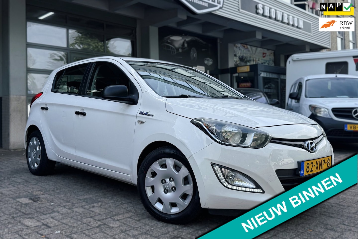 Hyundai i20 - 1.2i Business Edition | AIRCO | ELEK.RAMEN | NAP |APK. - AutoWereld.nl