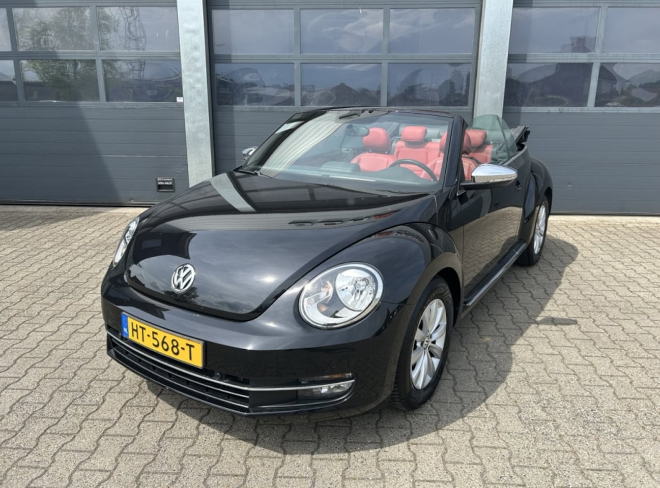 Volkswagen Beetle Cabriolet - 1.2 TSI 105PK BMT Design - AutoWereld.nl