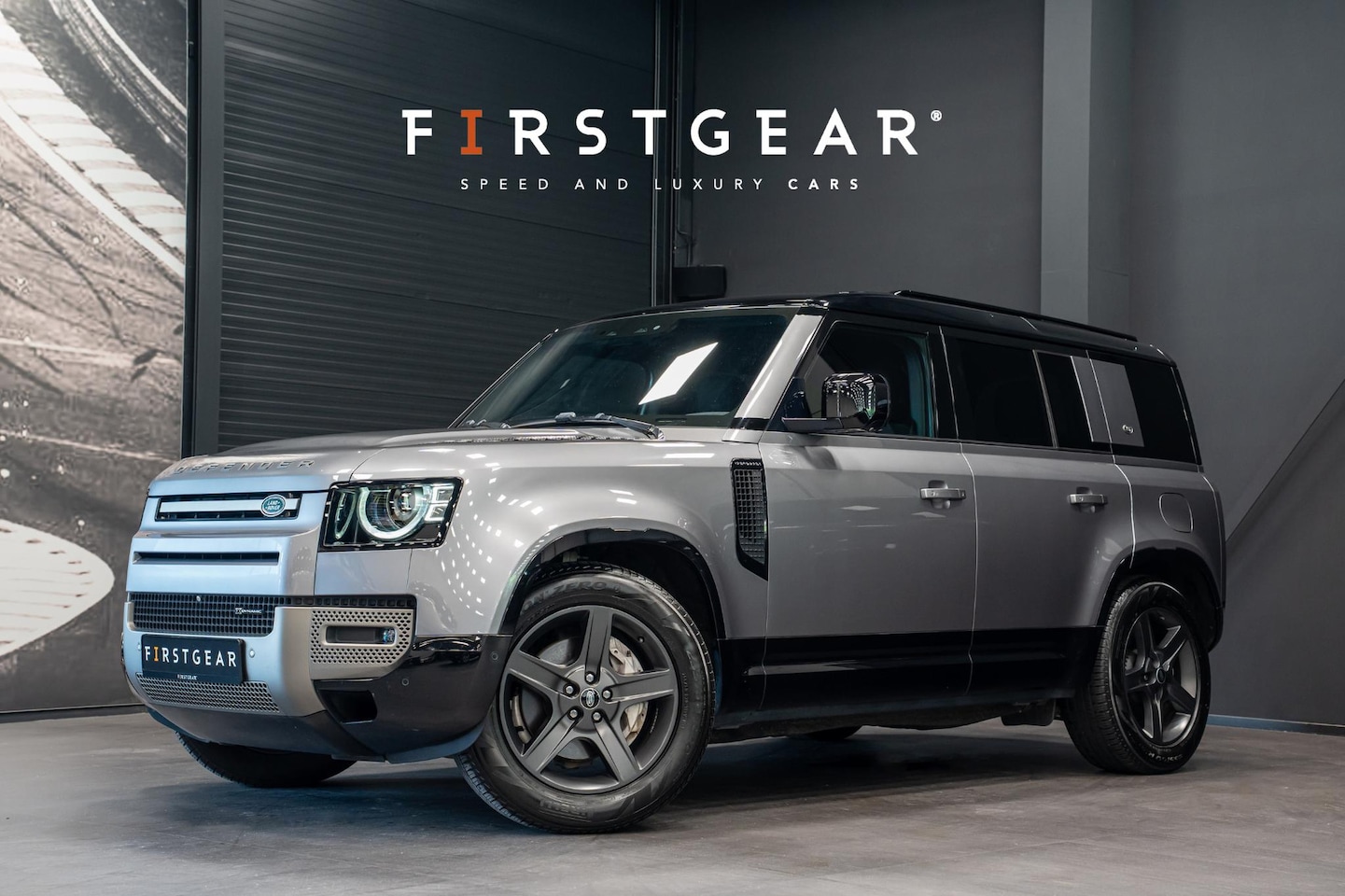 Land Rover Defender 110 - 2.0 P400e 110 XS Edition *Luchtvering / Meridian / Surround-view / Keyless / Memory / Wint - AutoWereld.nl