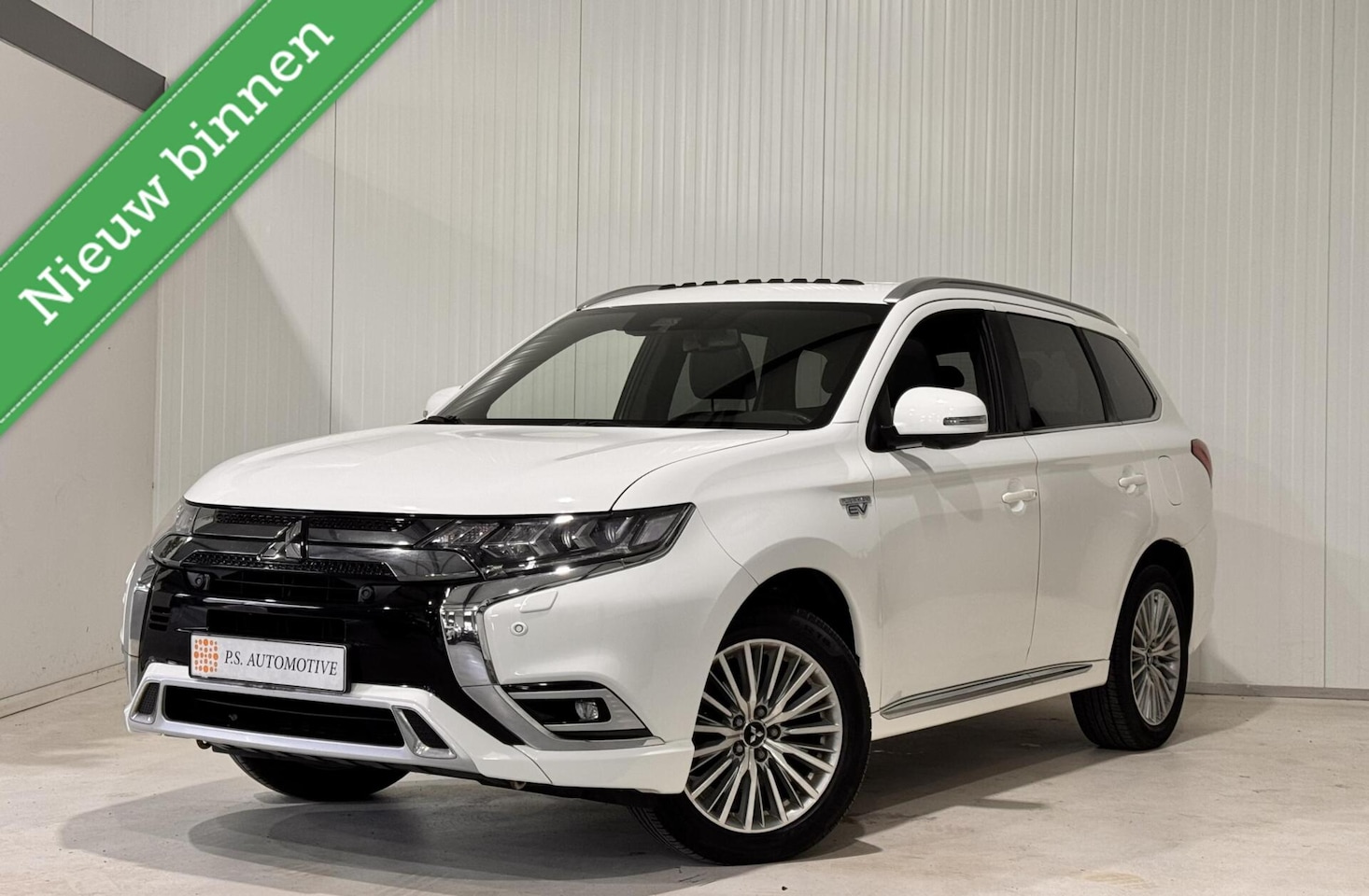 Mitsubishi Outlander - 2.4 PHEV Top 4WD|PANO|360 CAMERA|ACC - AutoWereld.nl