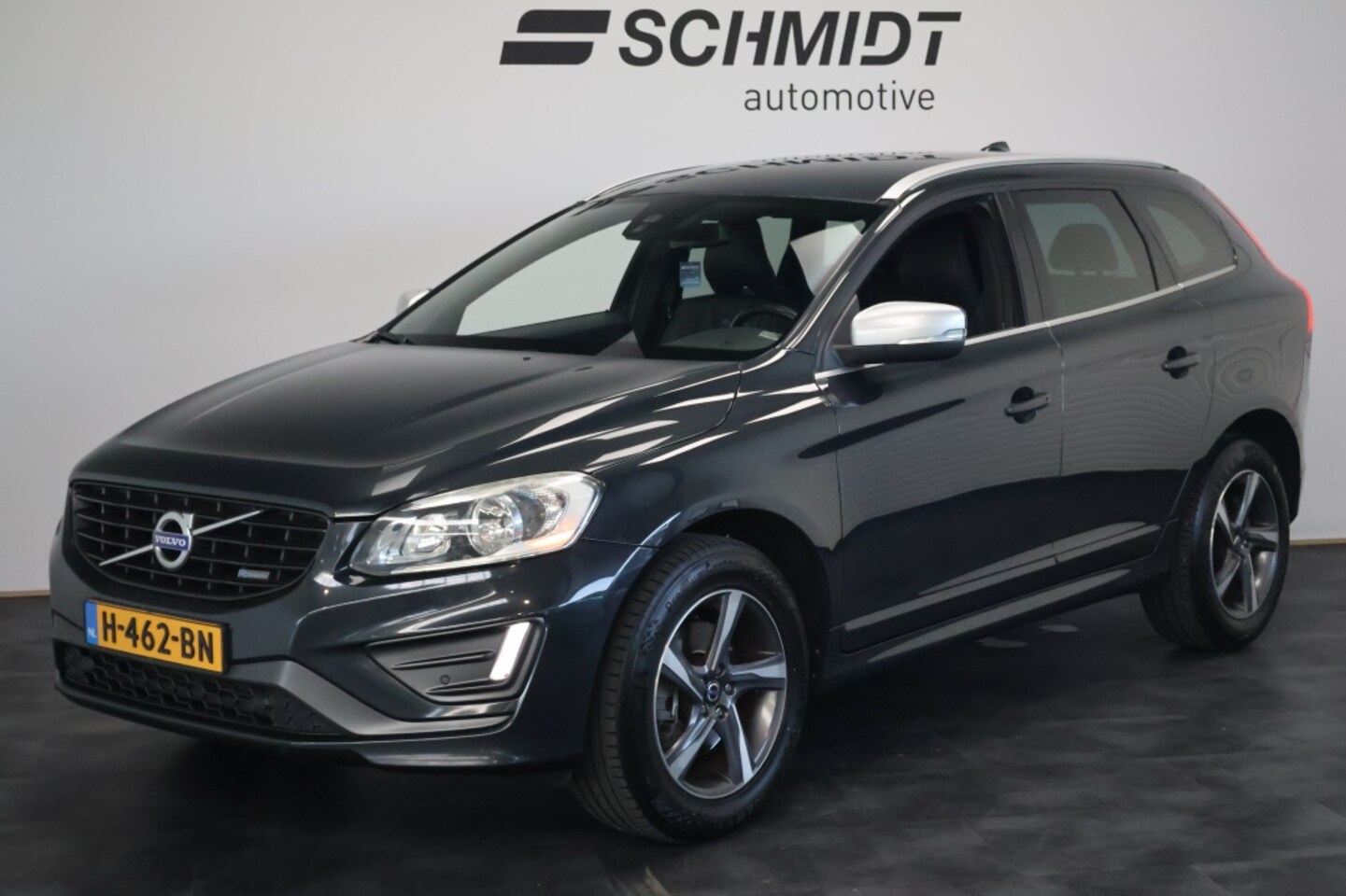 Volvo XC60 - 2.0 T5 FWD Ocean Race R Design Automaat | Leder | Trekhaak | LED - AutoWereld.nl